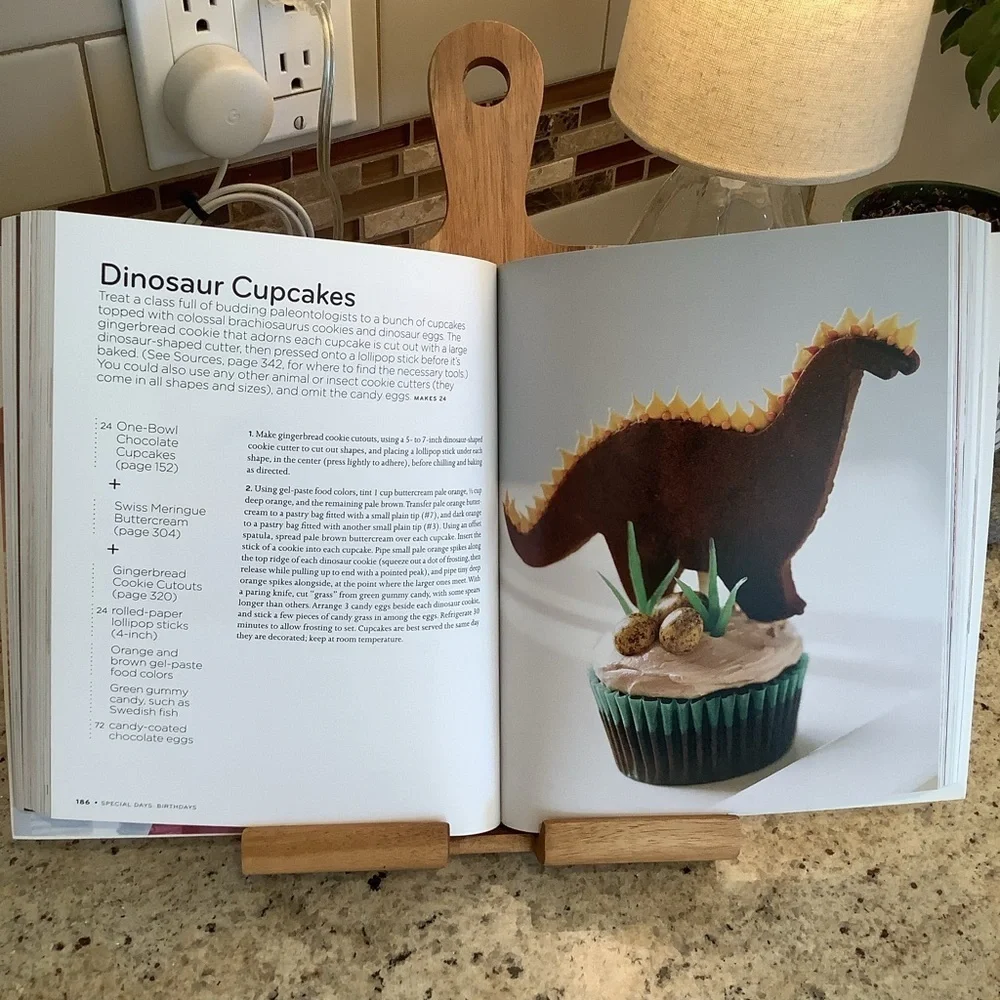 Martha Stewart's Cupcakes Book - Soft Cover